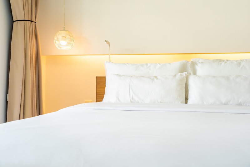 Lampy wiszące do sypialni – jak stworzyć wyjątkowy nastrój w prywatnej przestrzeni?